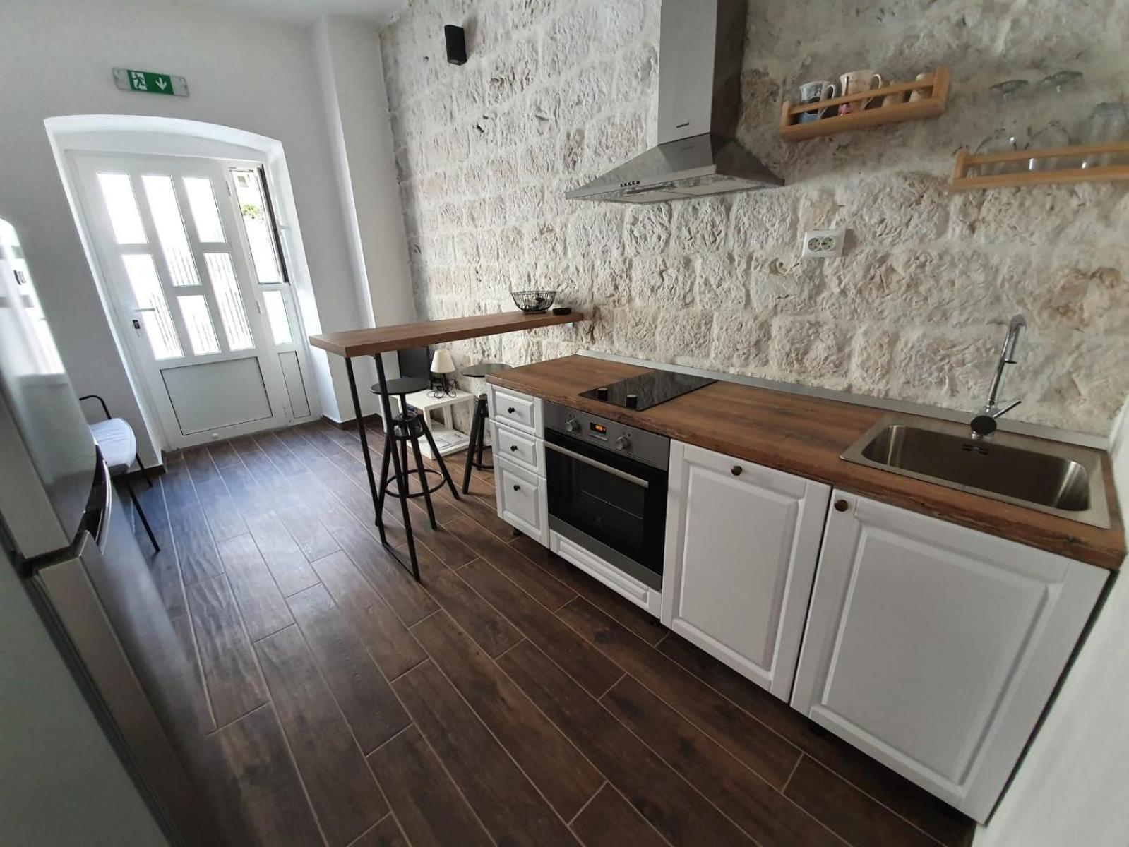 Kut Apartmán